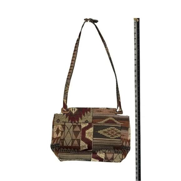 Vintage Aztec Bohemian Tapestry Knit Handbag with Wooden Closure - Picture 15 of 16